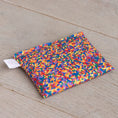 Laad afbeelding in galerijweergave, Sensorisch Pittenzakje - Confetti Regenboog