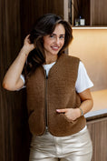 Laad afbeelding in galerijweergave, Bodywarmer Pos Ultra Light Teddy Brown