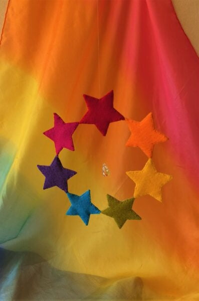 Regenboog Raamhanger