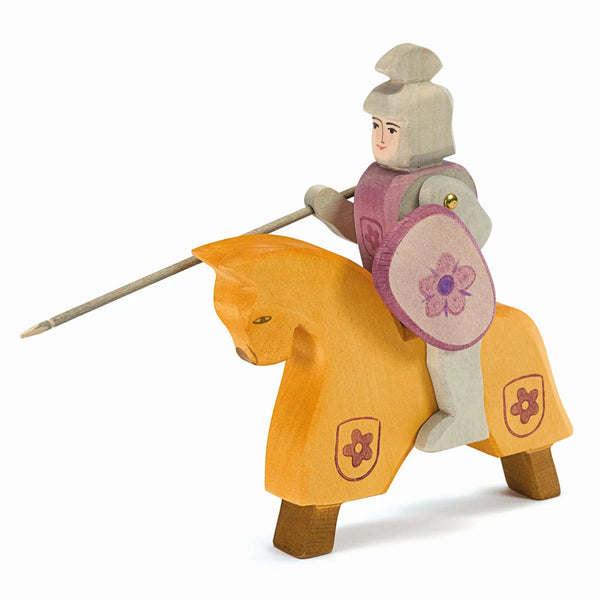 Ridder rijdend met toernooipaard (Geel)