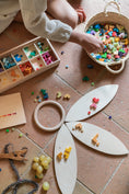 Laad afbeelding in galerijweergave, Mis Match And Bloom
