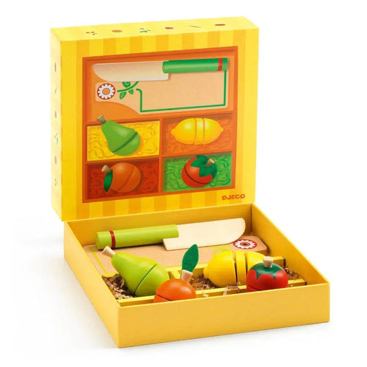 Speelfruit met groenten en snijplankje
