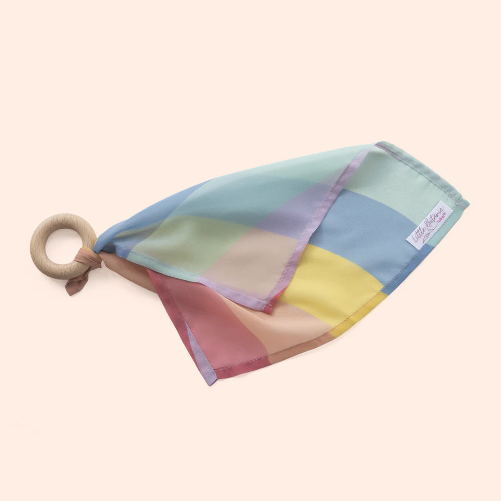 Playcycle speeldoek met houten ring pastel regenboog waves