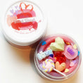 Laad afbeelding in galerijweergave, Love Love Me Dough Surprise Pot - Limited Edition
