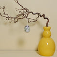 Laad afbeelding in galerijweergave, Hanger Ei met geborduurde bloem

