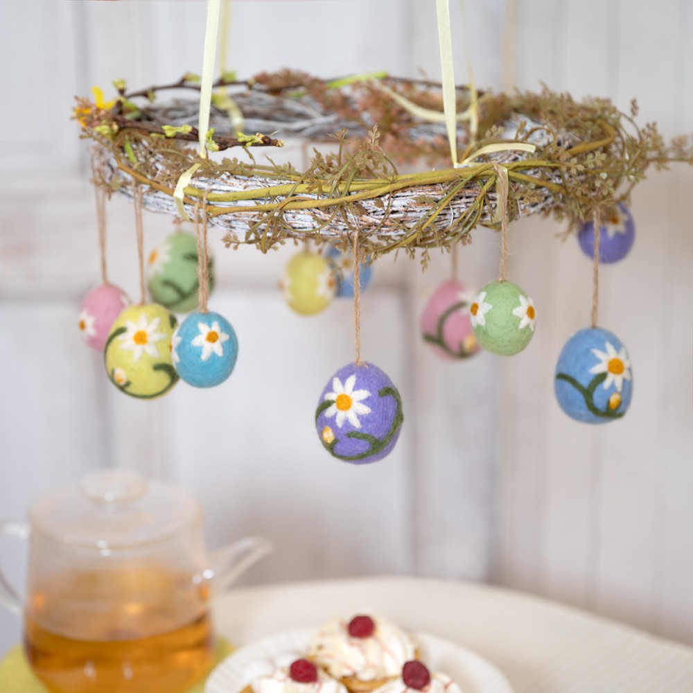 Hanger Voorjaarsei Margrietjes Geel