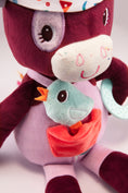 Laad afbeelding in galerijweergave, Lilliputiens - Activiteiten Knuffel Rosalie

