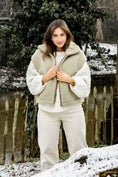 Laad afbeelding in galerijweergave, Bodywarmer Isla Pistachio
