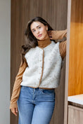 Laad afbeelding in galerijweergave, Bodywarmer Tyb Ultra Light Beige Multi Dots
