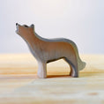 Laad afbeelding in galerijweergave, houten wolf bumbu toys

