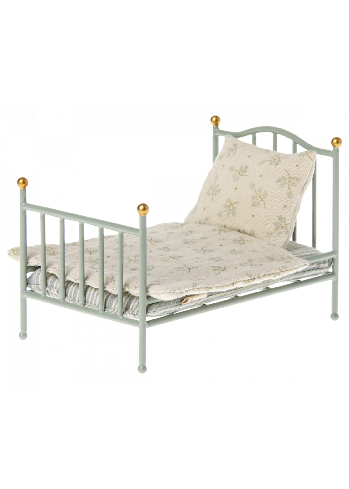 Vintage bed mint